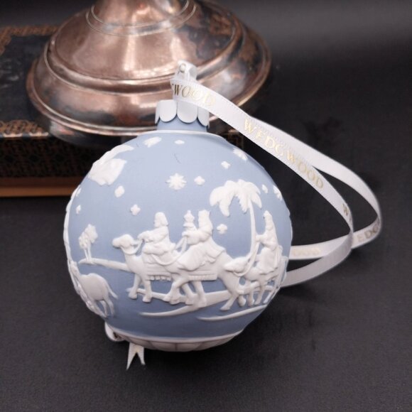 Wedgwood Nativity Christmas Ornament  Blue White in Box Jasper Ware Bauble - Picture 5 of 10